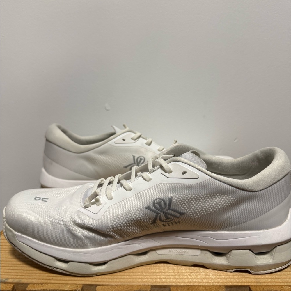 Kith x On Cloud Collab ice White Sneakers - Picture 4 of 6